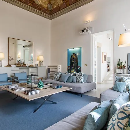 Luxury Suite Castello Carlo V Проживание в семье *